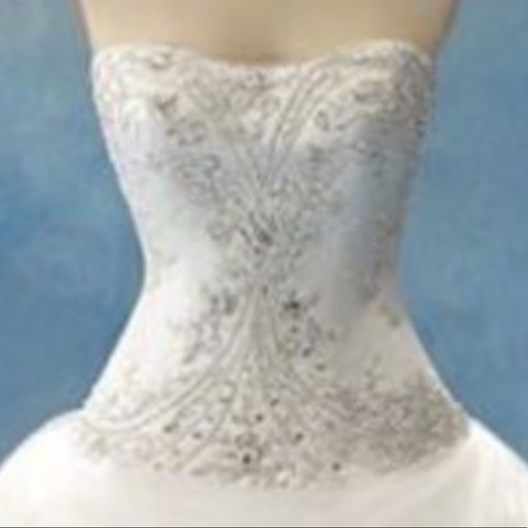 Alfred Angelo Disney Fairy Tale Weddings Princess Belle Dress - Picture 2 of 11